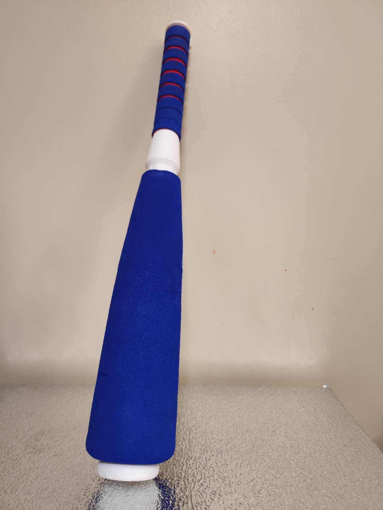This is the baseball bat I chose. Because of its simple structure yet complex shape, I selected it as one of the objects for my modeling.”